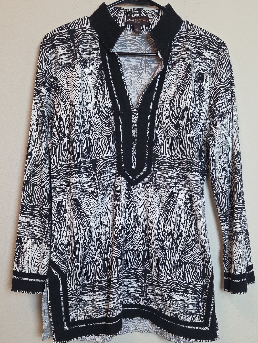 Dana Buchman Black & White Abstract Print Tunic. Women Size Large